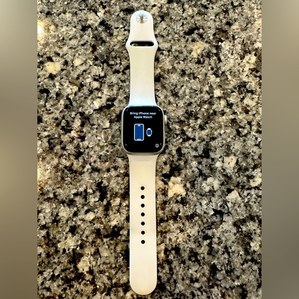 Series 7 Apple Watch (41mm) Aluminum